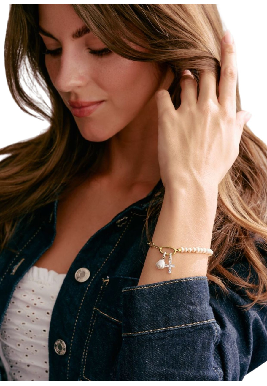 Charm-Armband mit Paperclip-Gliedern und Perlen sowie vergoldetem Connect-Glied