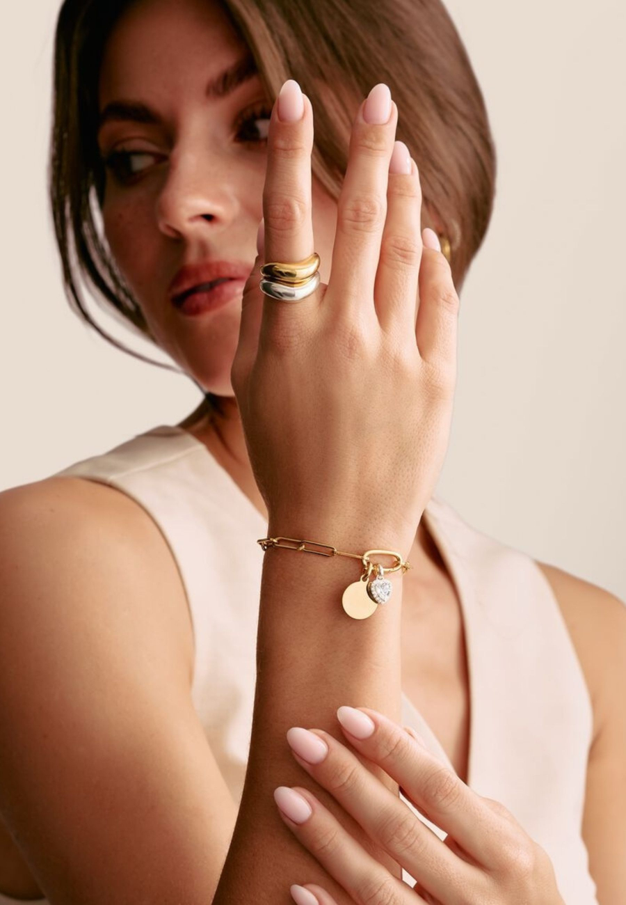 Colgante Charm Moneda Connect Chapado en Oro