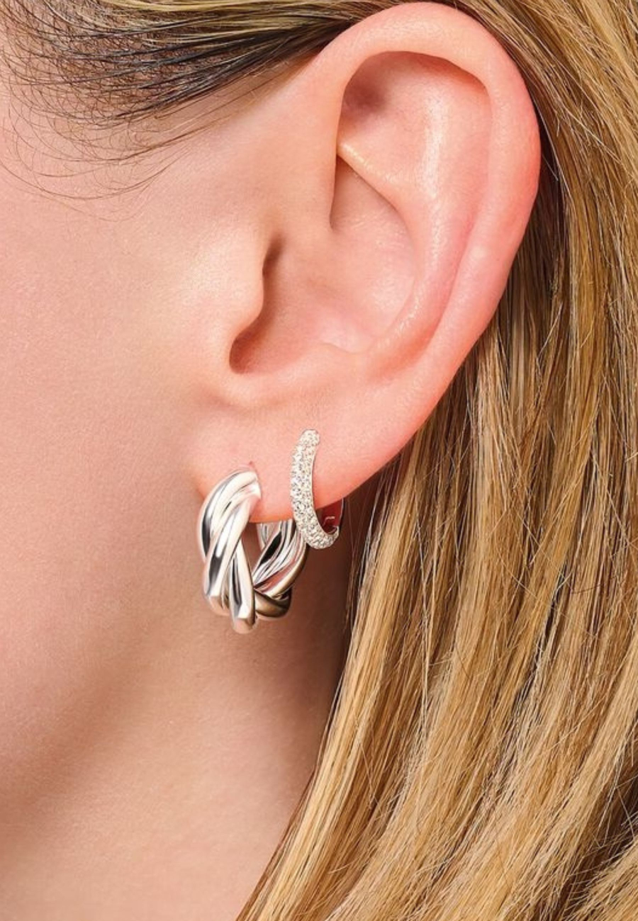 Boucles d'oreilles créoles en argent au design entrelacé