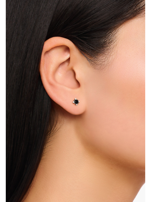 Pequeños pendientes de plata de estilo vintage con circonita negra