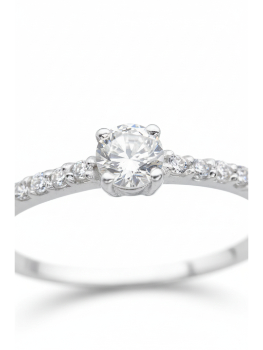 Silberner Solitär-Ring mit Zirkonia