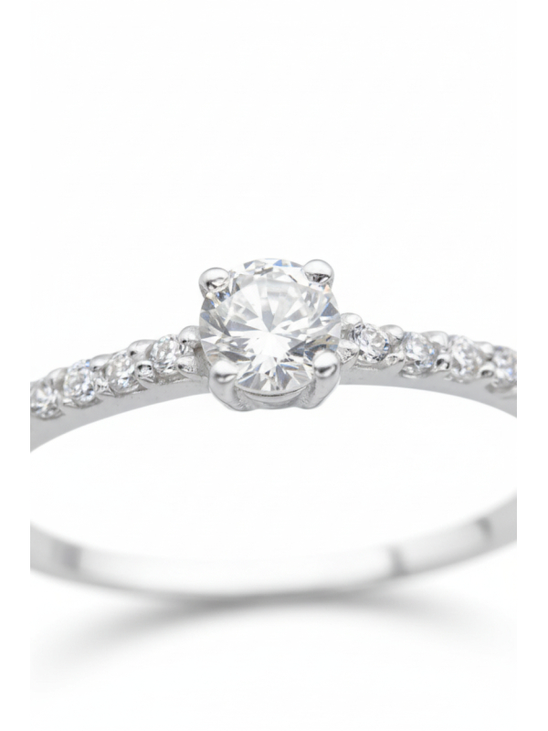 Anillo Solitario de Plata con Circonita Cúbica